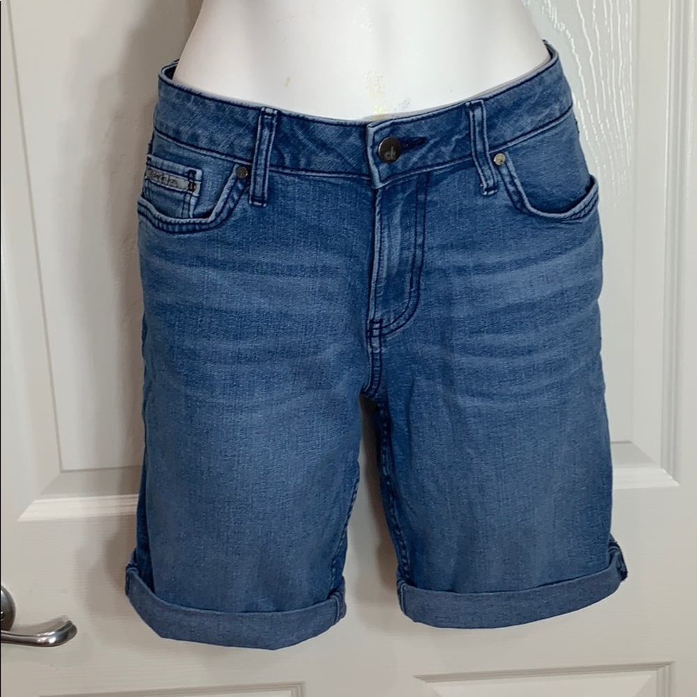 Calvin Klein City Shorts. Bermuda length. Size 8.